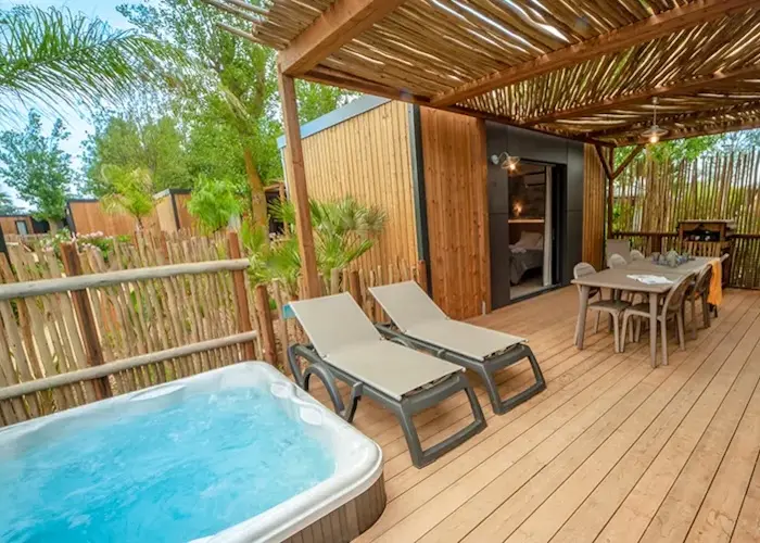 Privé Jacuzzi camping Beach Garden