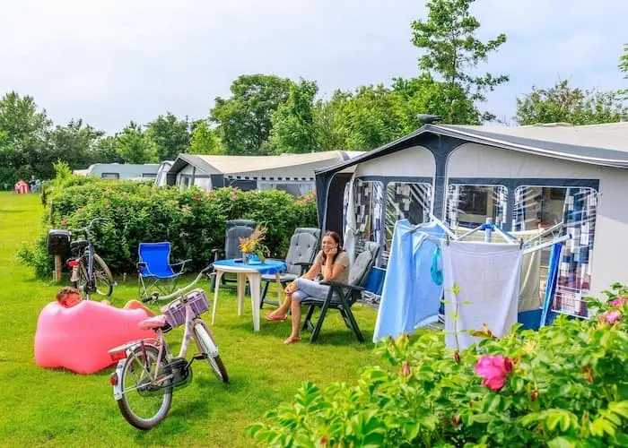 Luxe kampeerplekken Camping Ginsterveld