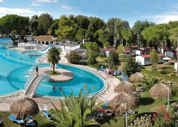 Luxe zwembaden op Camping Pino Mare